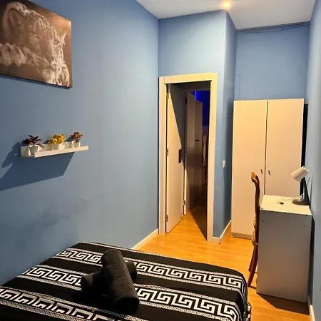In Spacious In Center Apartment